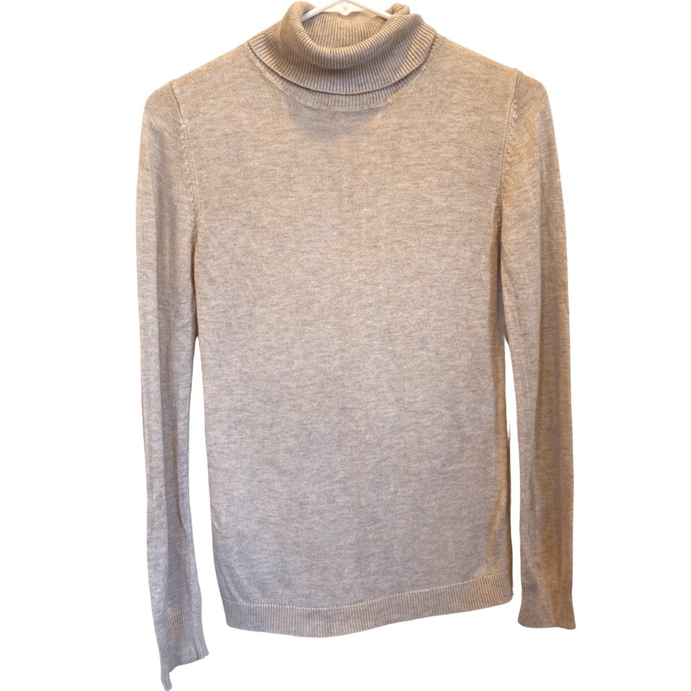 Forever 21 Turtleneck Sweater EUC Size Small